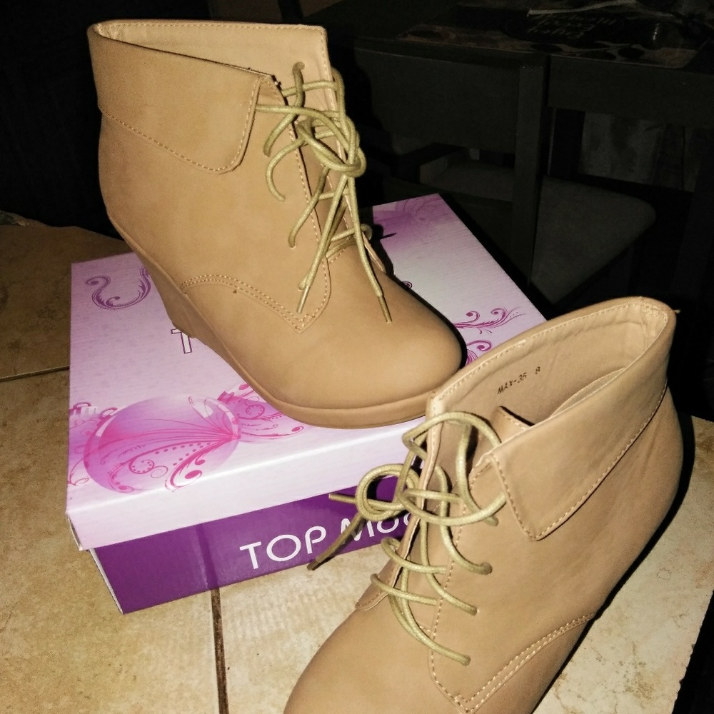 Wedges booties
